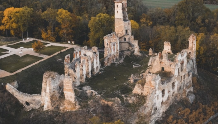 production-services-and-filming-in-czechia-ruins